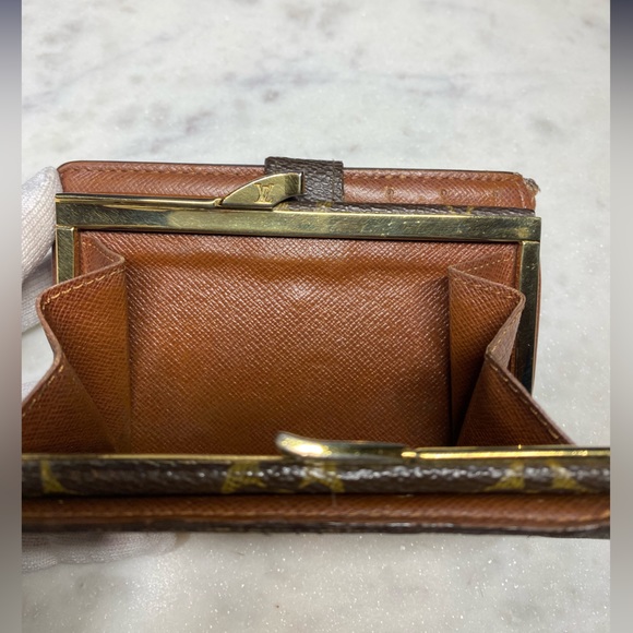 Louis Vuitton Vintage Wallet - Picture 4 of 10